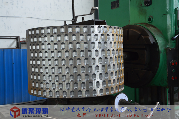 壓球機(jī)輥?zhàn)忧蚋C選擇時(shí)需要注意的問(wèn)題